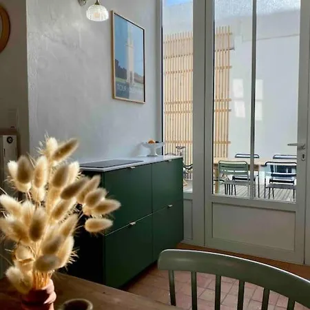 Maison Chaleureuse En Centre Ville * 圣吉尔-克鲁瓦德维